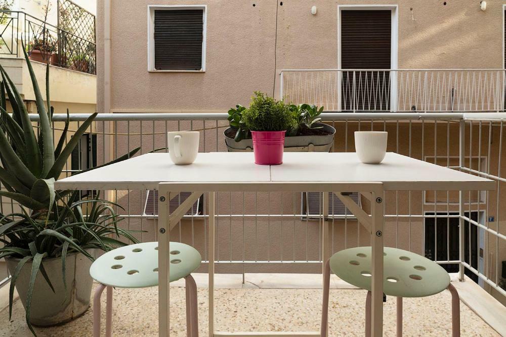 Vintage Apartment Next To Acropolis Museum Atene Esterno foto
