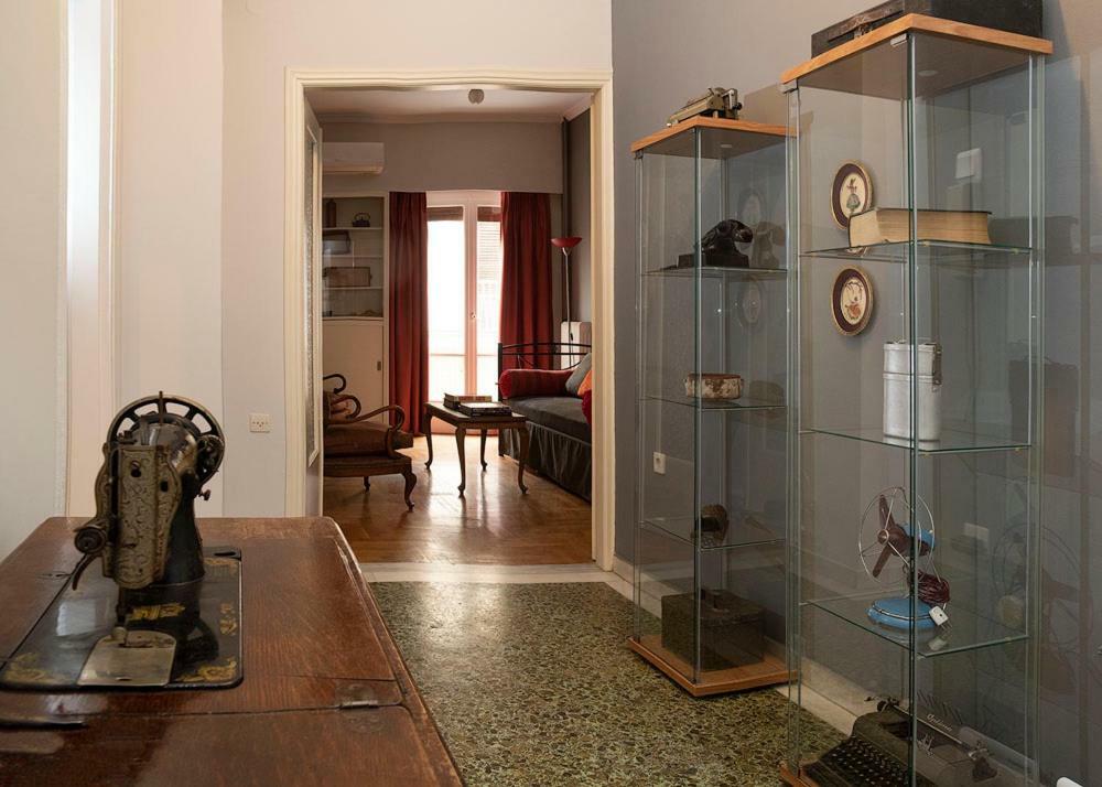 Vintage Apartment Next To Acropolis Museum Atene Esterno foto